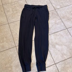 Lululemon women’s joggers